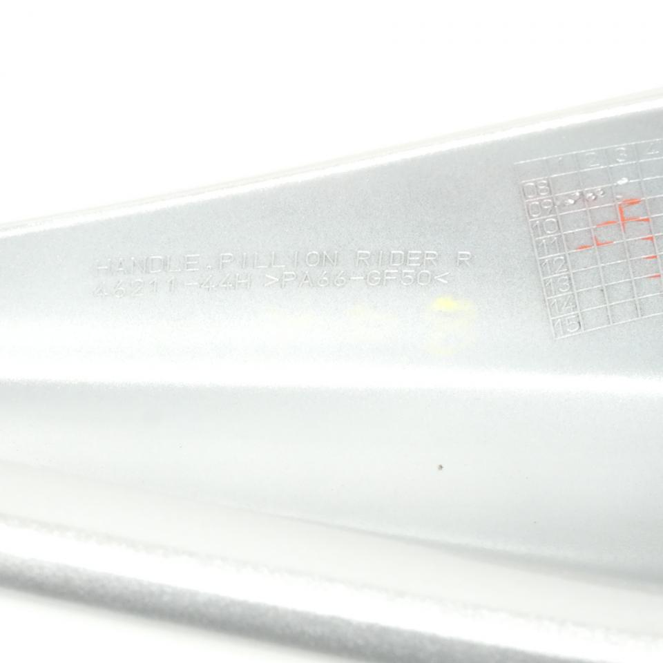Poignée passager Droite pour moto Suzuki 650 Gladius 2009-10 4621144H00YD8 Gris
