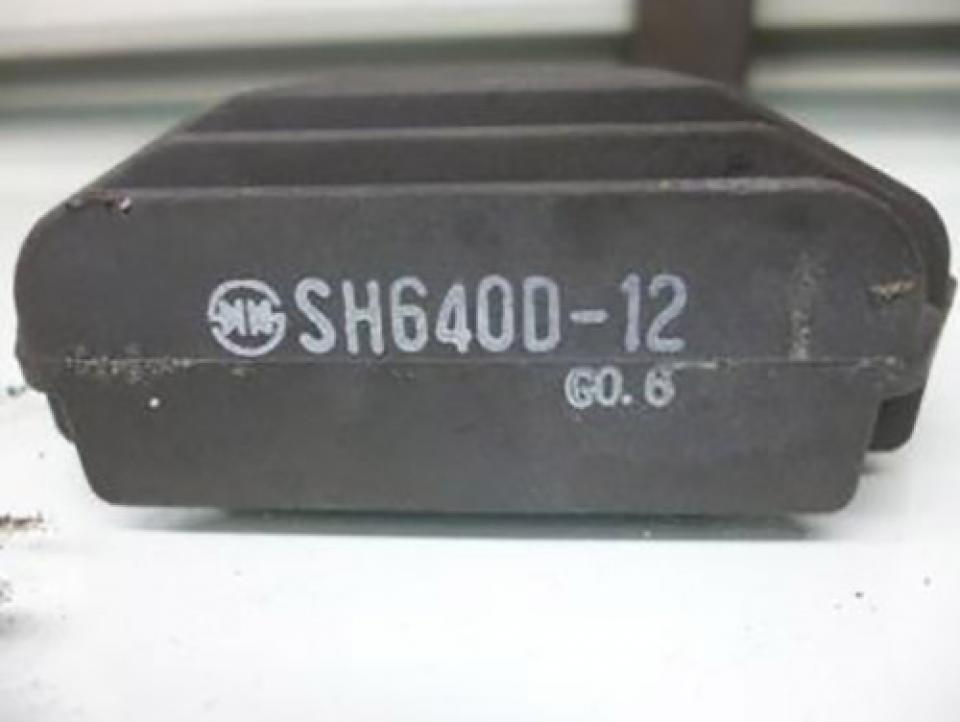 Régulateur redresseur de tension origine pour scooter Piaggio 125 X9 2002 SH640D-12 Occasion