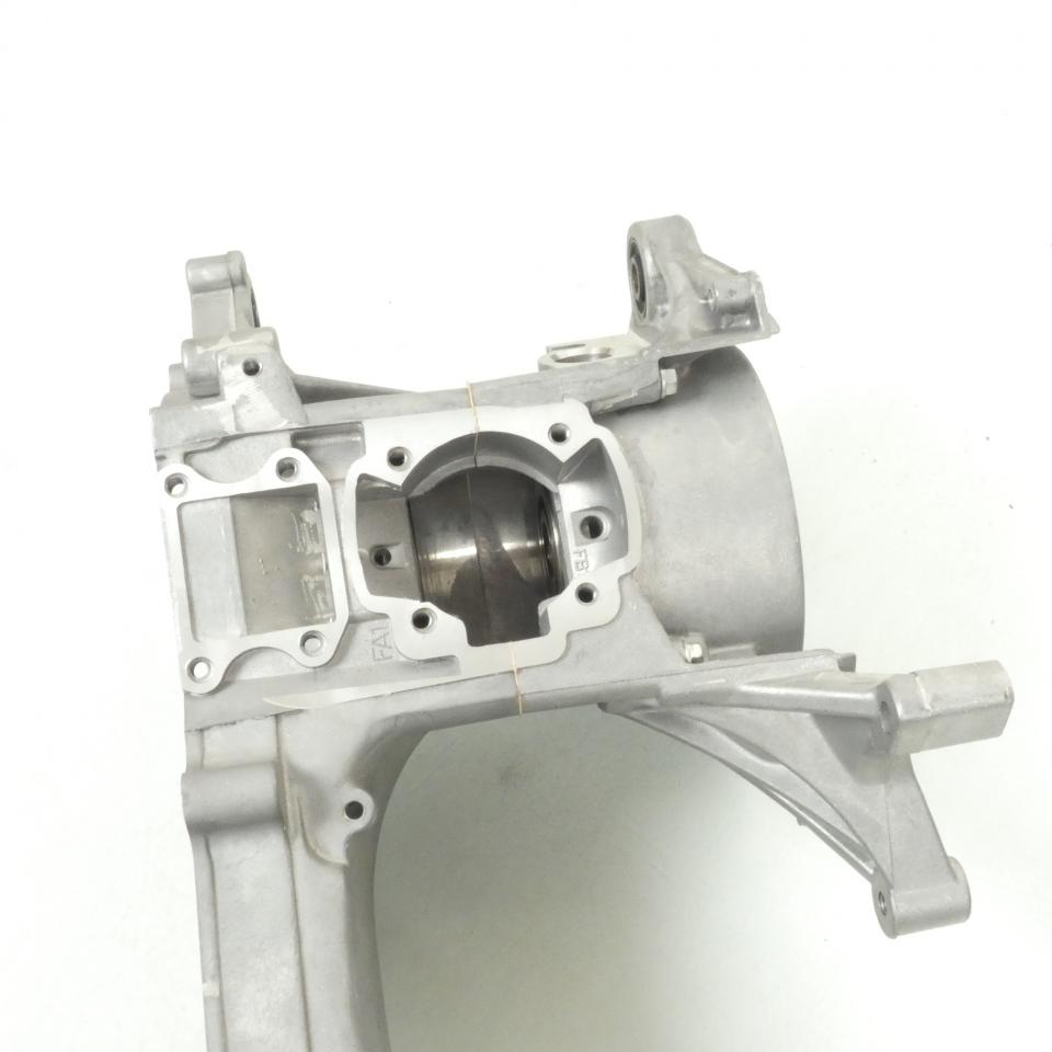 Paire Carter moteur D&G pour scooter Peugeot 50 Zenith 752811 FA1 FA2 Neuf