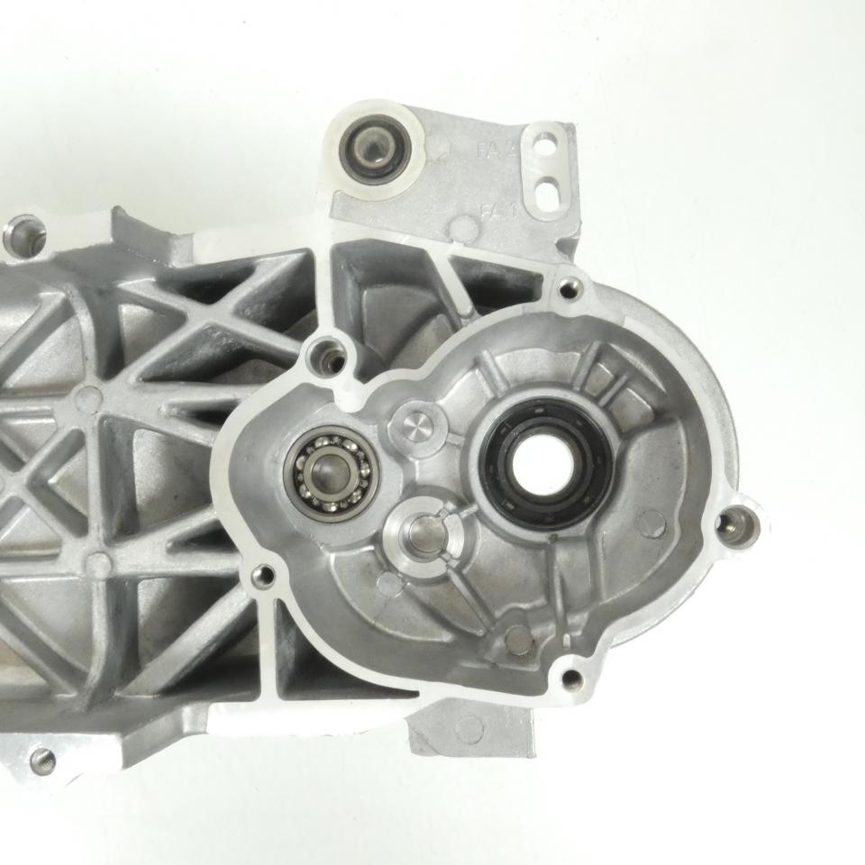 Paire Carter moteur D&G pour scooter Peugeot 50 Zenith 752811 FA1 FA2 Neuf