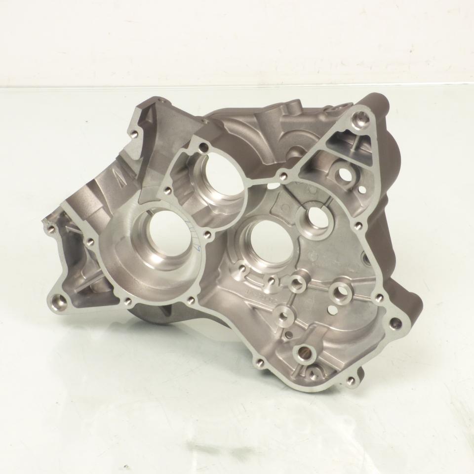 Carter moteur droit pour moto CPI 50 SM 3304738 / JX-30-02 Neuf