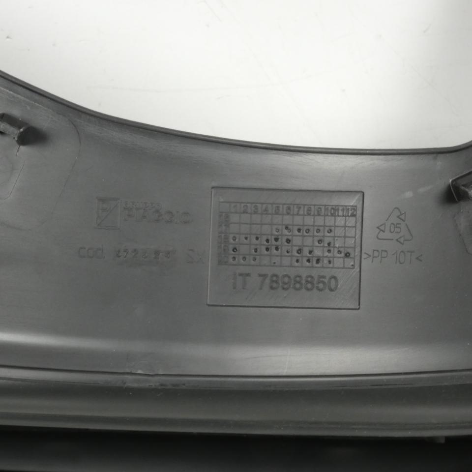 Marche pied gauche pour scooter Piaggio 125 Beverly 4T 672624000C 7898850 Neuf