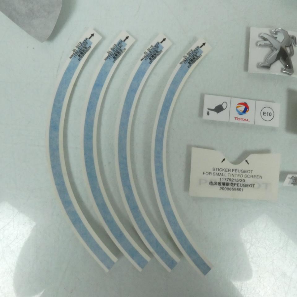 Kit Autocollant stickers STREET LINE pour scooter Peugeot 804342 Neuf