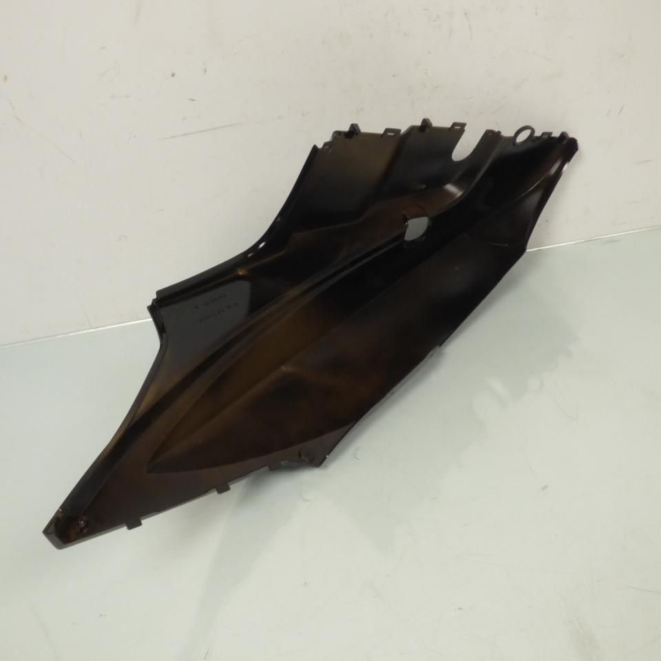 Coque arrière droite pour scooter Kymco 125 Agility 2004 à 2020 noir brillant