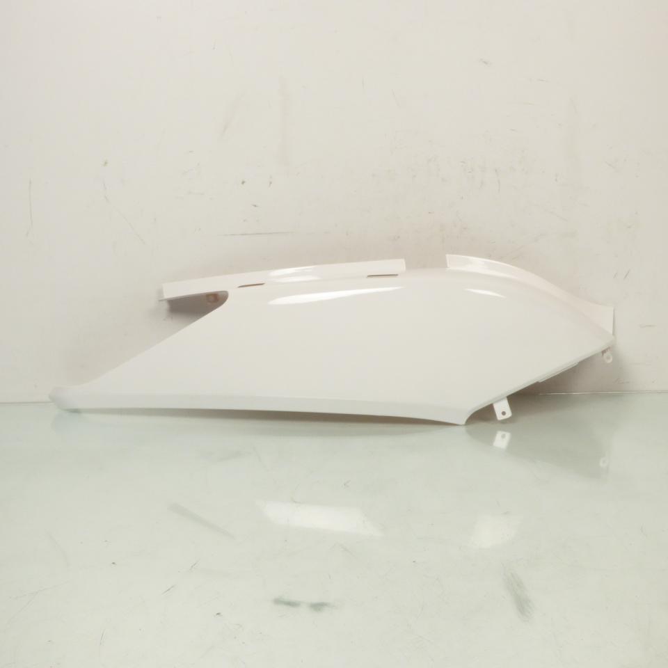 Coque arrière droite pour scooter MBK 125 Skycruiser 2006 à 2009 blanc brillant