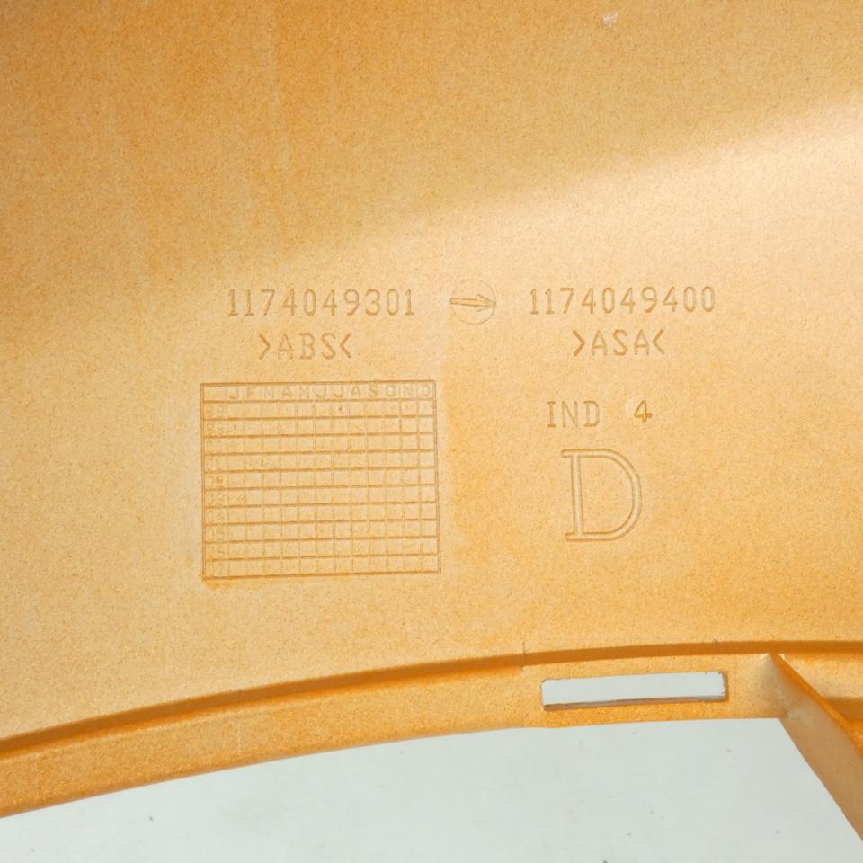 Coque ARD pour scooter Peugeot 50 Vivacity 1174049301 740493AB orange Neuf