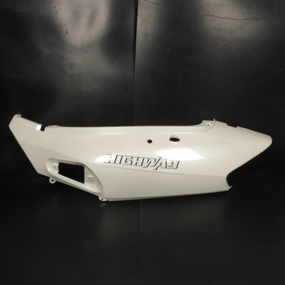 Coque arrière gauche pour scooter Benzhou 125 Highway TM00-070100006 blanc Neuf