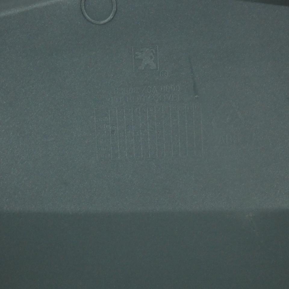 Coque arrière gauche pour scooter Peugeot 50 Tweet 802005M8 83600-Z6A Gris Neuf
