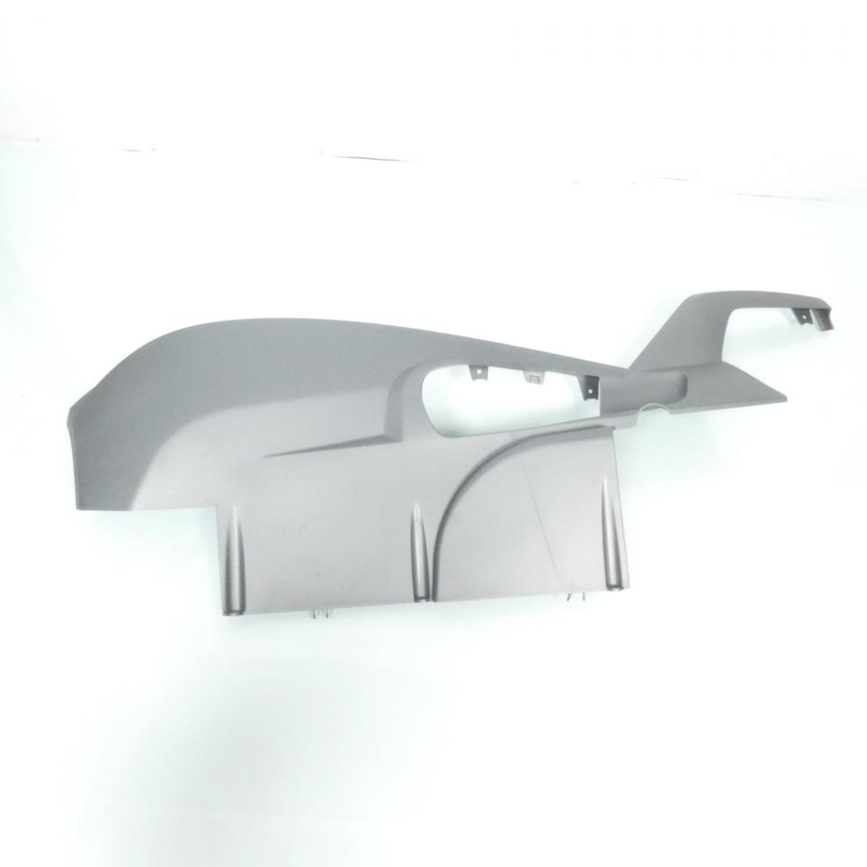 Sabot bas de caisse gauche pour scooter Peugeot 125 Satelis 769271 Gris