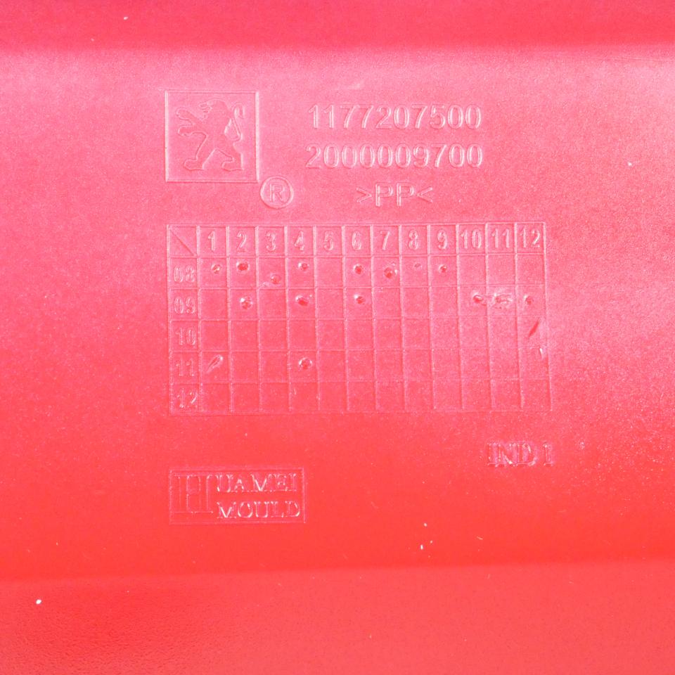 Sabot bas de caisse Droit pour scooter Peugeot 50 VIVACITY 3 772075H7 Rouge Neuf
