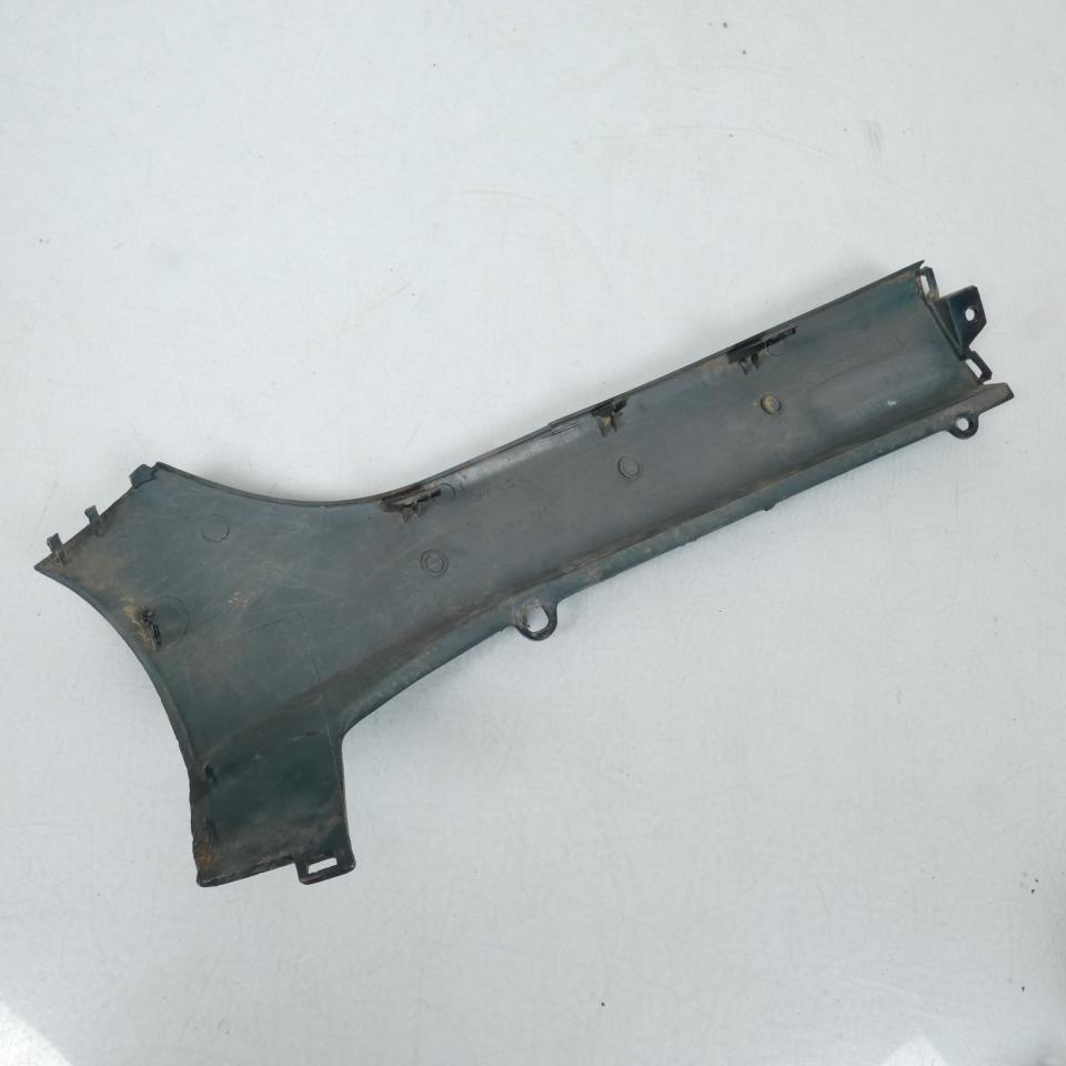 Sabot bas de caisse droit pour scooter Peugeot SV 125 1991 à 1995 11721 794 vert