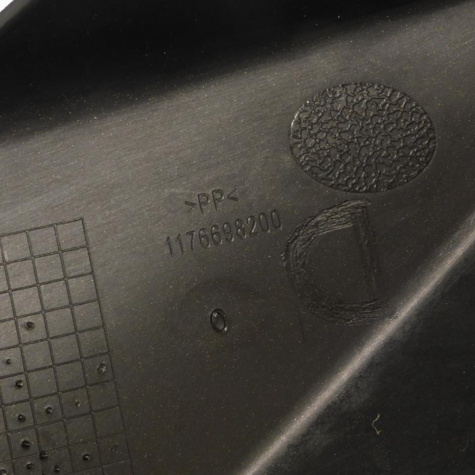 Sabot bas de caisse droit origine pour scooter Peugeot 125 Satelis 766982NK Neuf