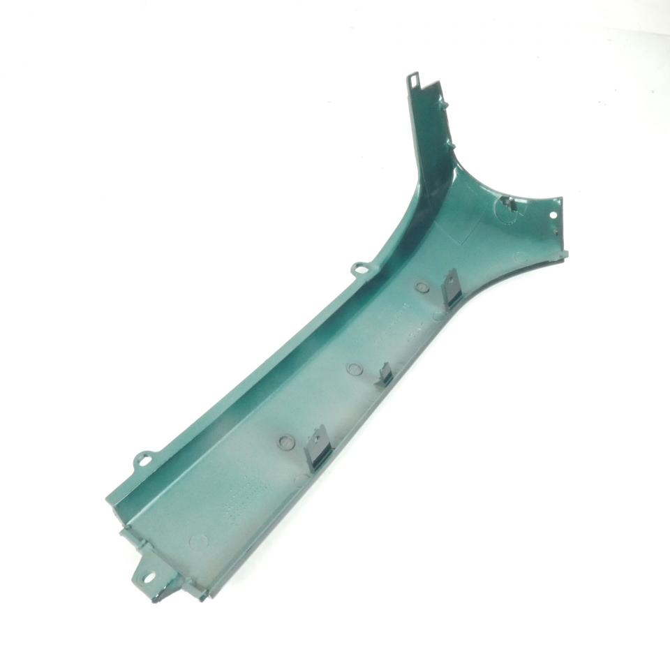 Sabot bas caisse droit pour scooter Peugeot 125 SV Geo 729301VA vert Neuf