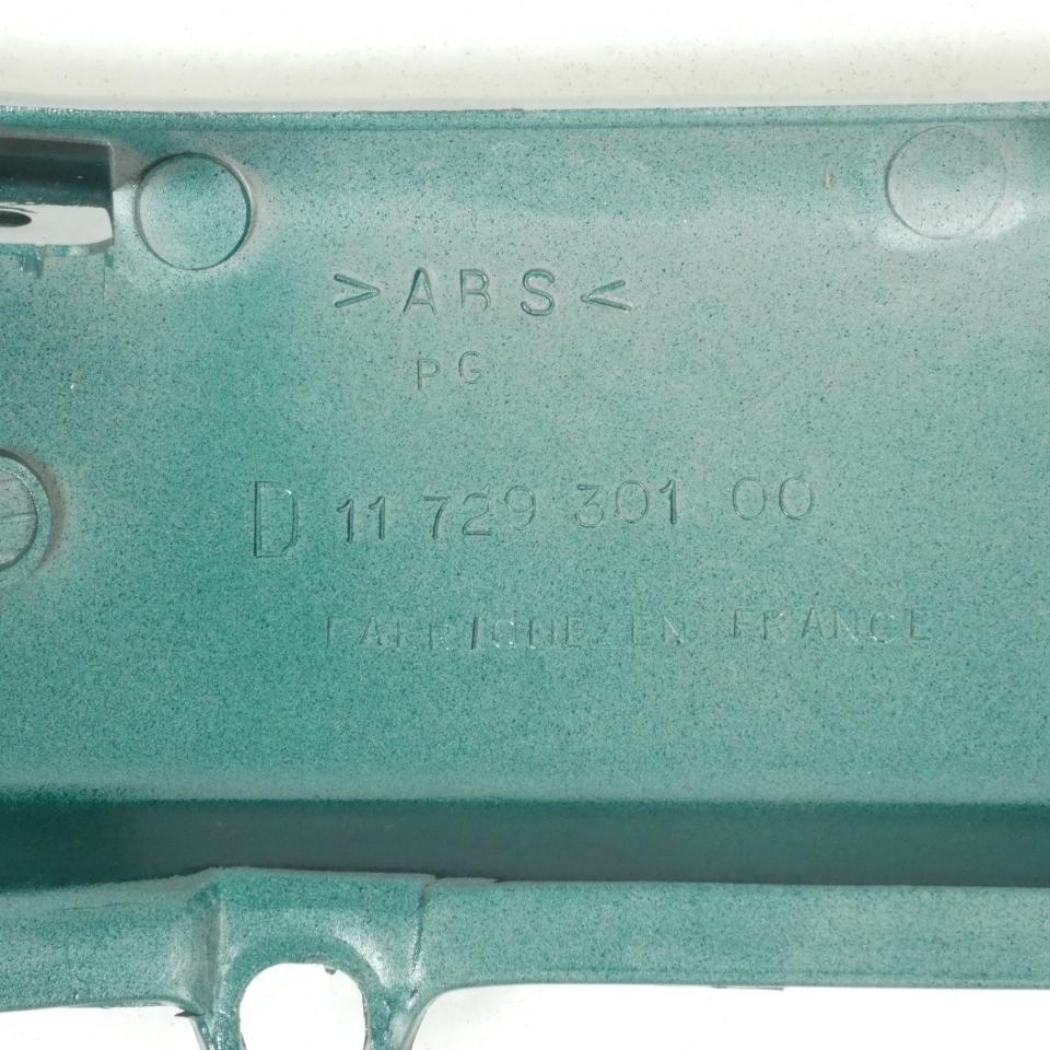 Sabot bas caisse droit pour scooter Peugeot 125 SV Geo 729301VA vert Neuf