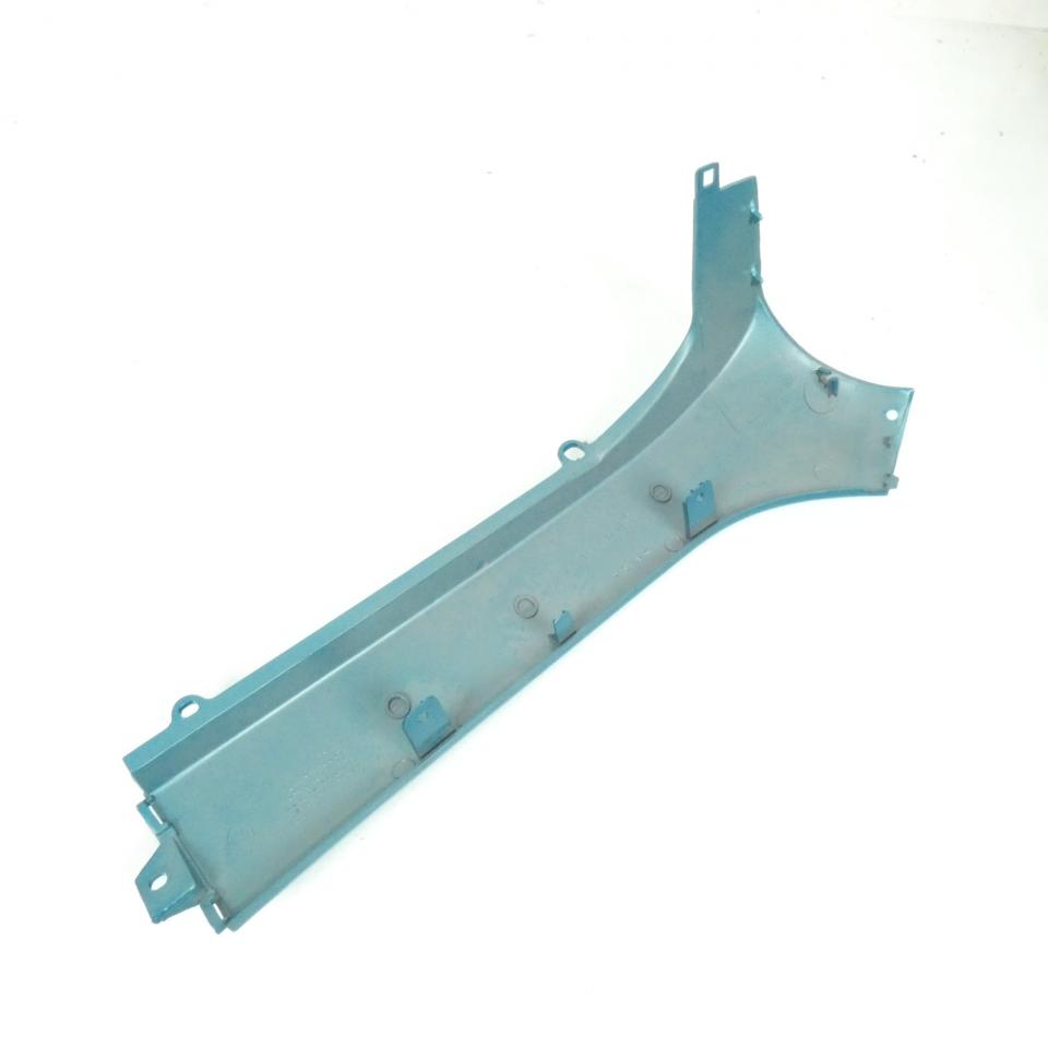 Sabot bas caisse droit pour scooter Peugeot 125 SV Geo 729301BE bleu Turquoise