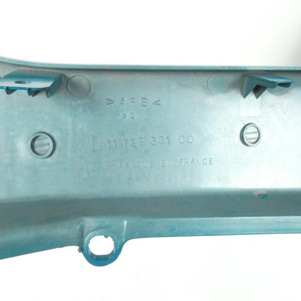 Sabot bas caisse droit pour scooter Peugeot 125 SV Geo 729301BE bleu Turquoise