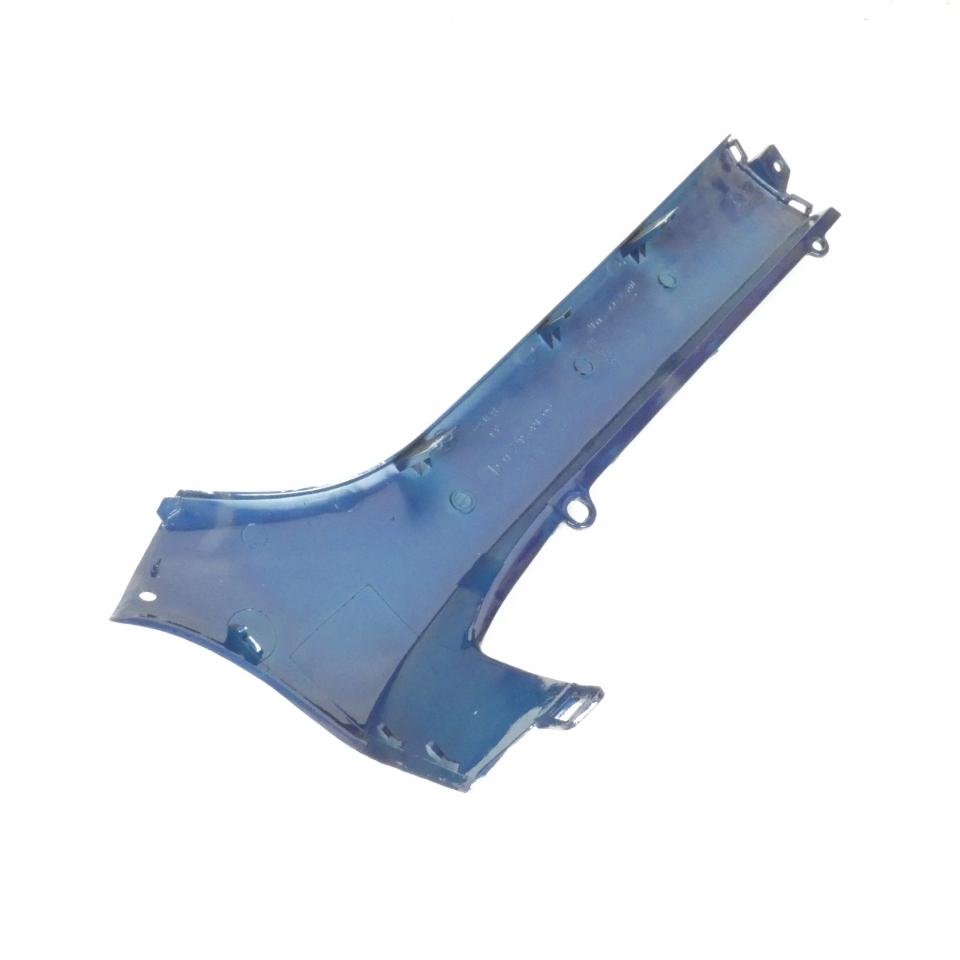 Sabot bas caisse droit pour scooter Peugeot 125 SV Geo 729301NB bleu Foncé