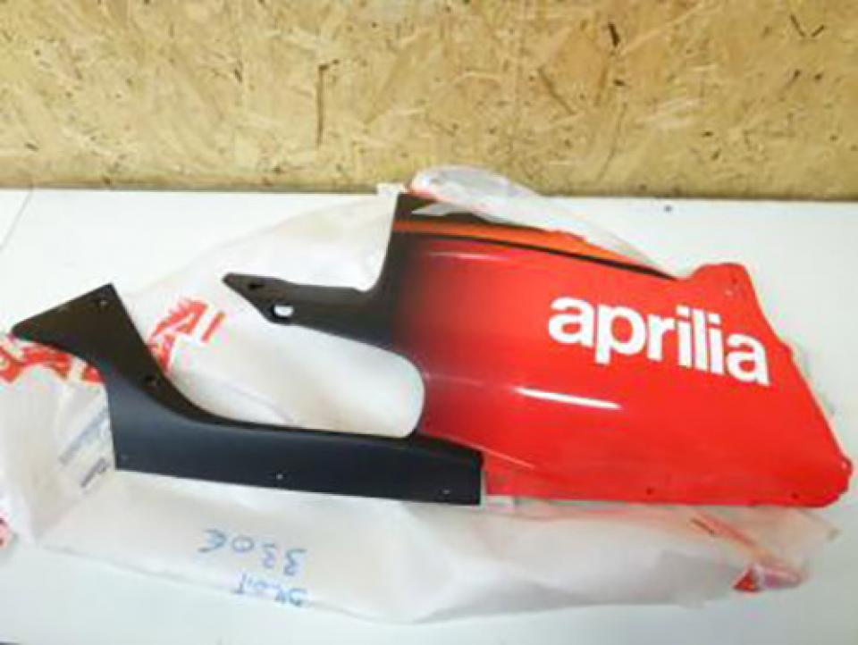 Sabot bas de caisse droit origine pour Moto Aprilia 1000 RSV 2001 à 2002 AP8158588 Neuf