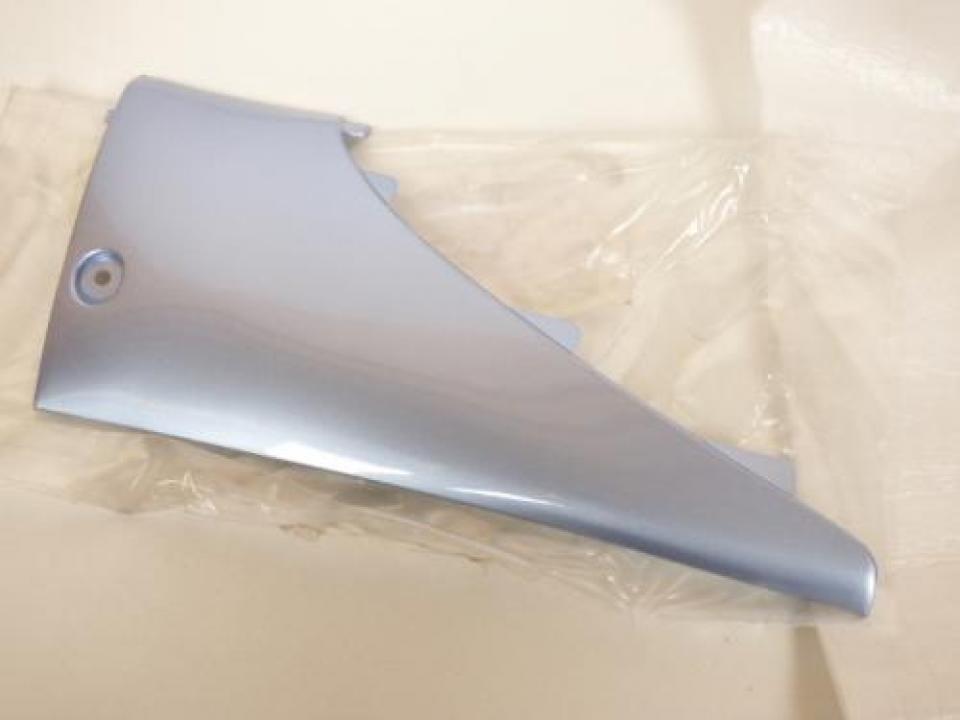 Sabot bas de caisse droit origine pour Scooter Suzuki 50 Katana Après 2001 48141-35E00-Y3K Neuf